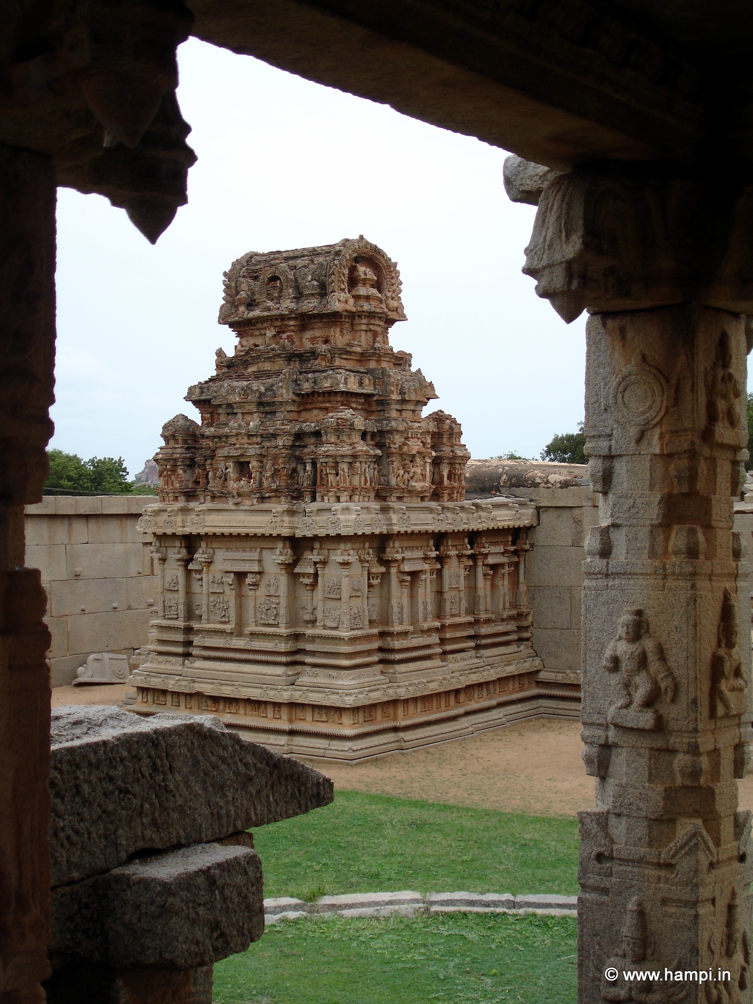 Monuments Temples Hills Attractions To Visit In Hampi Hazara Rama Temple 6543