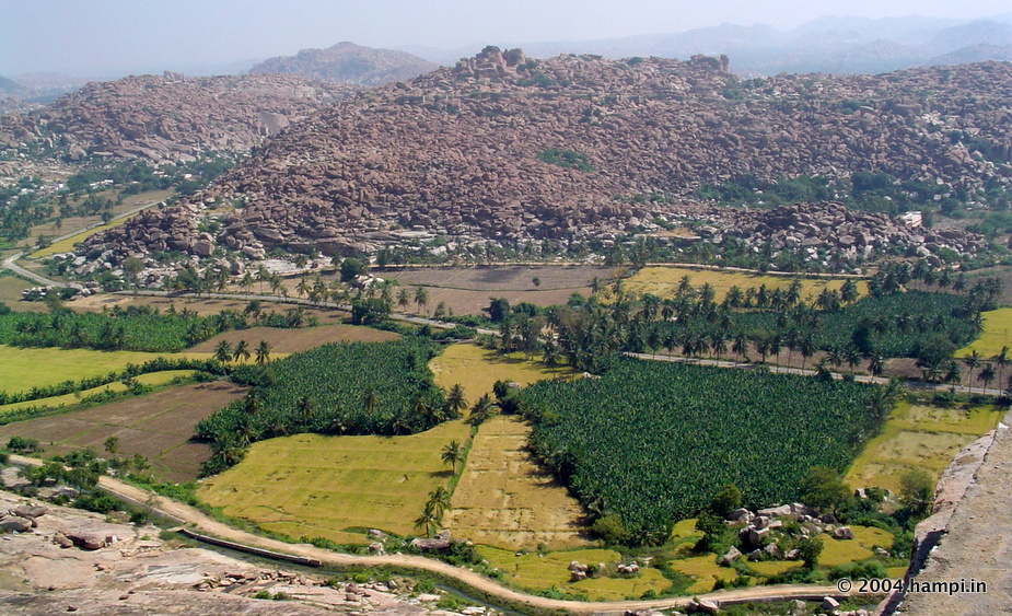 The planes and boulders of Hampi