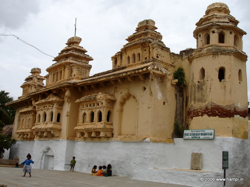 A palace used by the decedents of Vijayanagara kings. Now functions as the local administrations' building. 