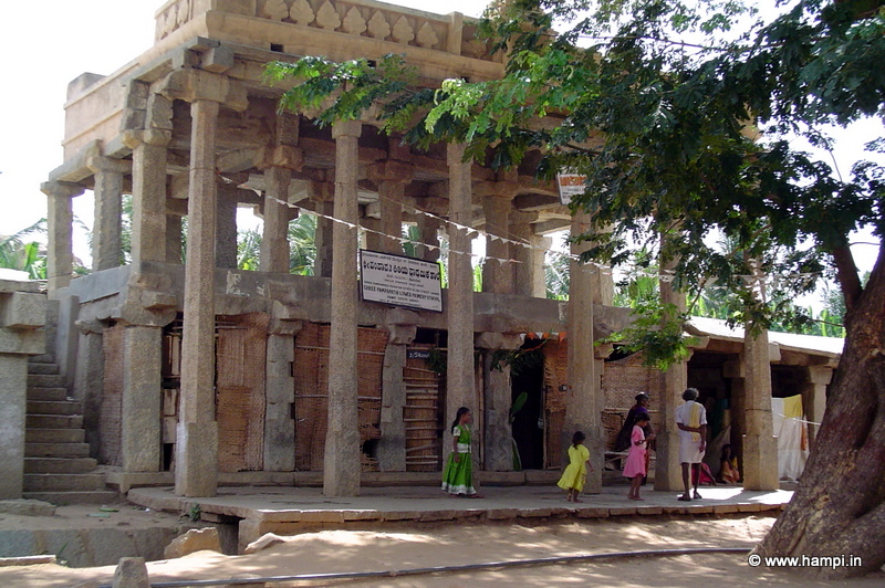 A nursery school on Hampi Bazaar 