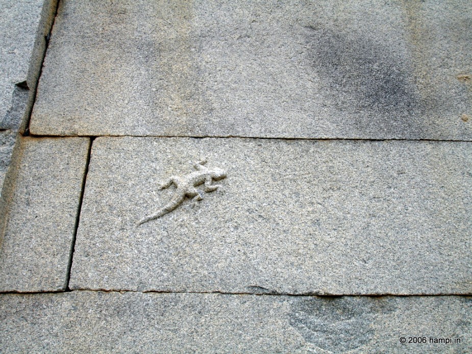Gecko image on Inscribed Vishnu temple