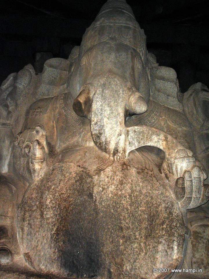 Kadalekalu Ganesha is one of the largest Ganesha images in this part of the country. 