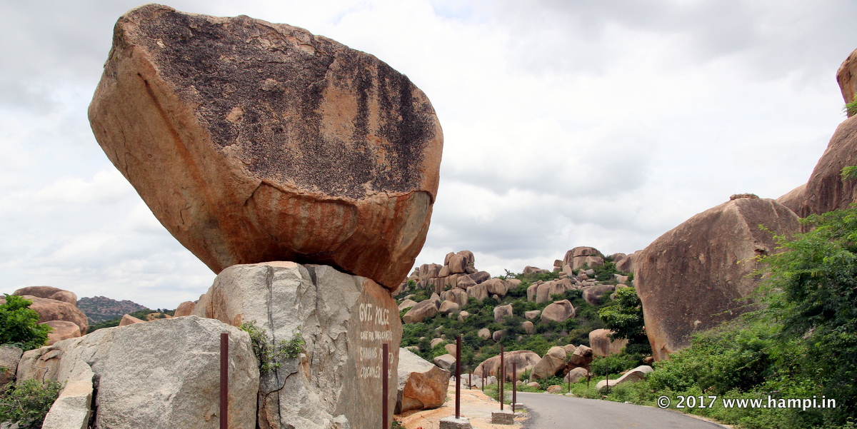 There are plenty of such sights on the way to Sanapur, where the boulders precariously balances one over another.  
